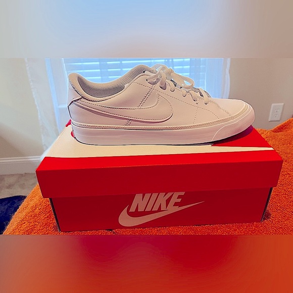 Nike Legacy Court size 8 - Picture 3 of 7